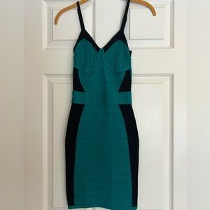 2b Bebe sweater dress 💕